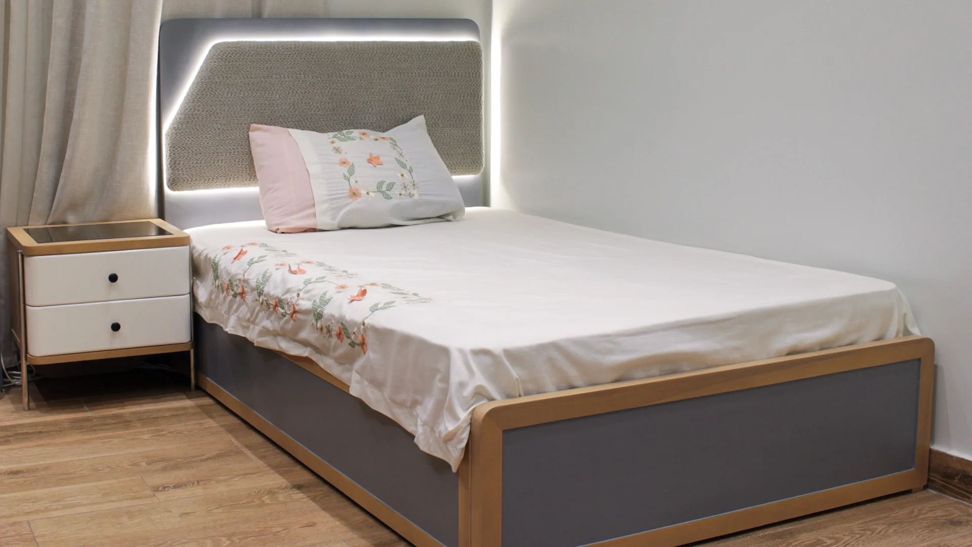 غرفة نوم شبابي