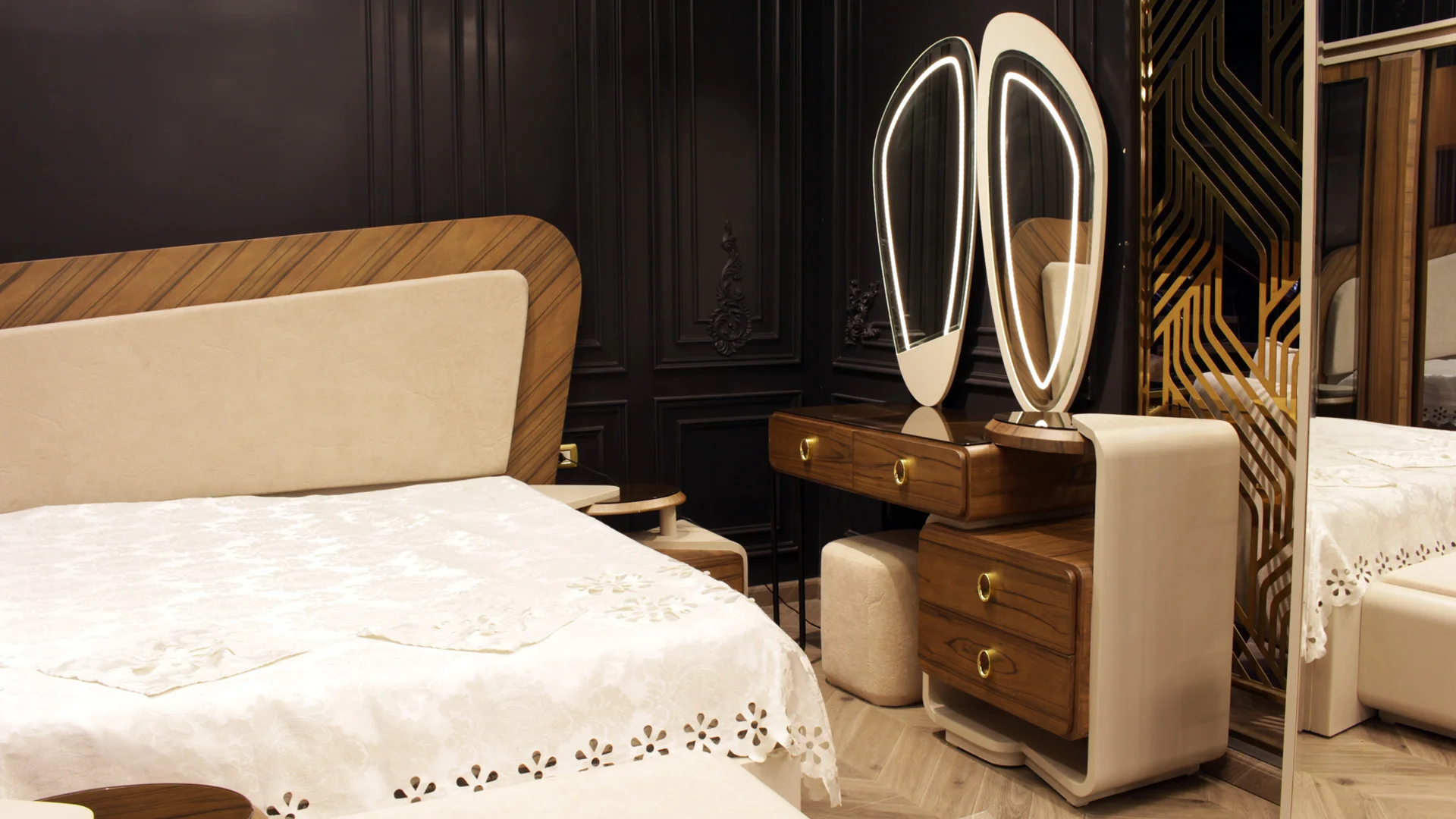 Lusinda-bedroom-05