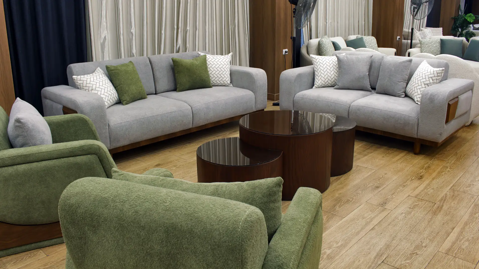 انتريه اخضر في ازيق فاتح