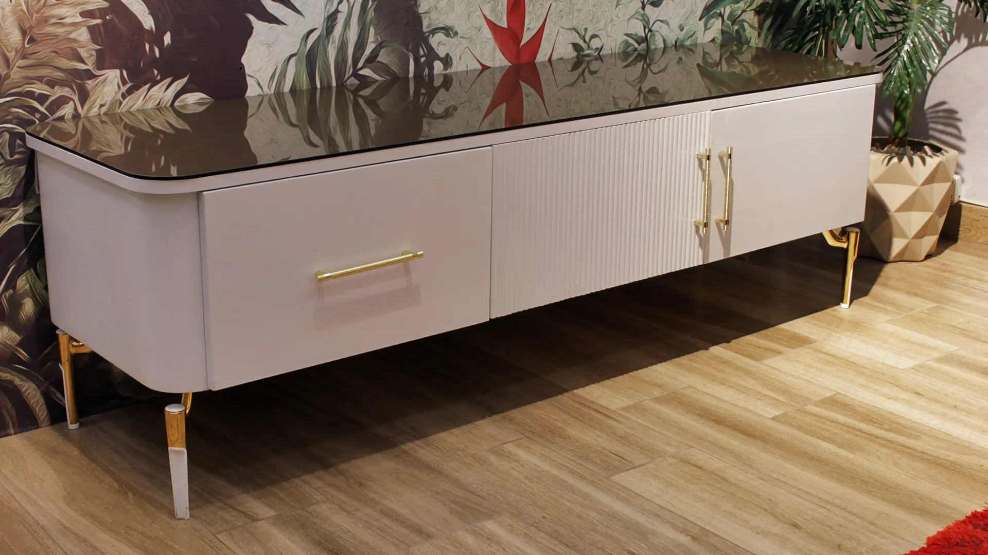 ترابيزة شاشة